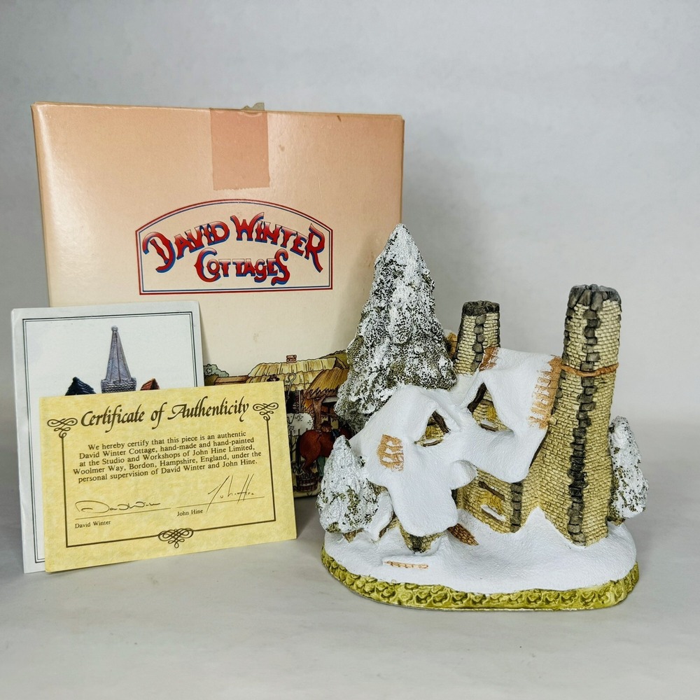David Winter‎ English Cottage Snow Cottage Hand Painted Vintage 1984 w/ Box
